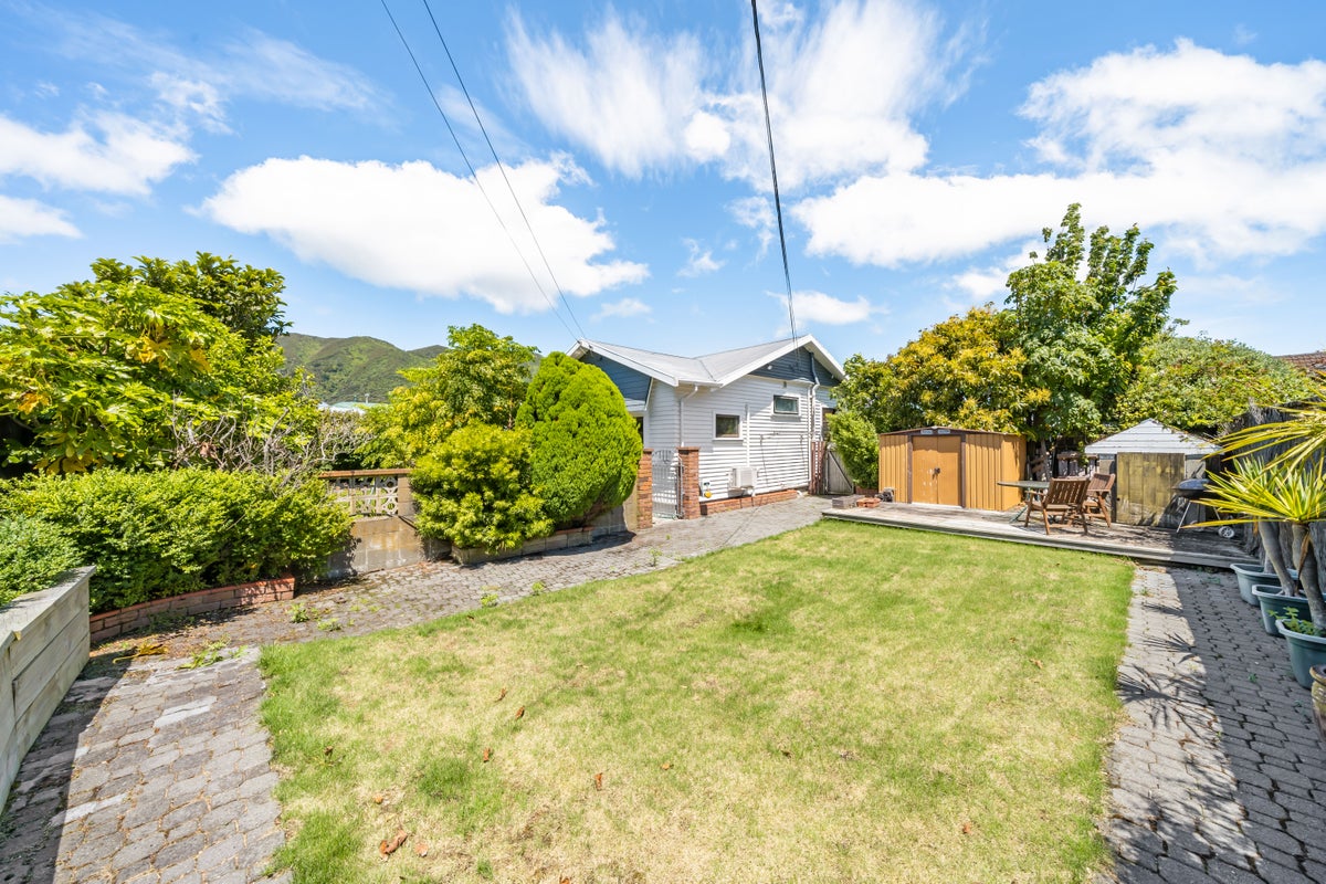 16 Waikare Avenue, Waiwhetu, Lower Hutt - Carousel 2