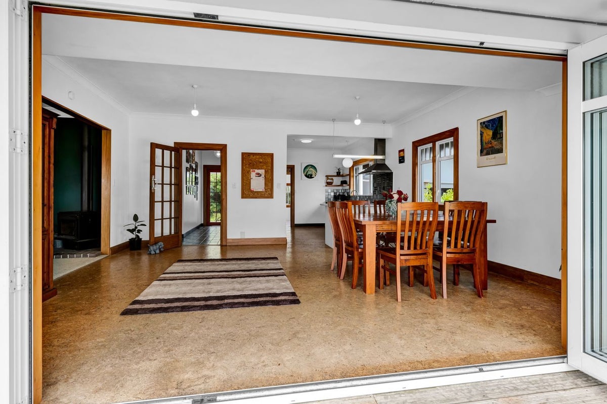 1444 Carrington Road, Hurworth, New Plymouth - Carousel 2