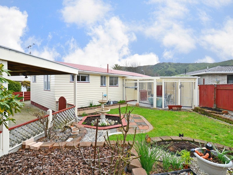 88 California Drive, Totara Park, Upper Hutt - Carousel 2