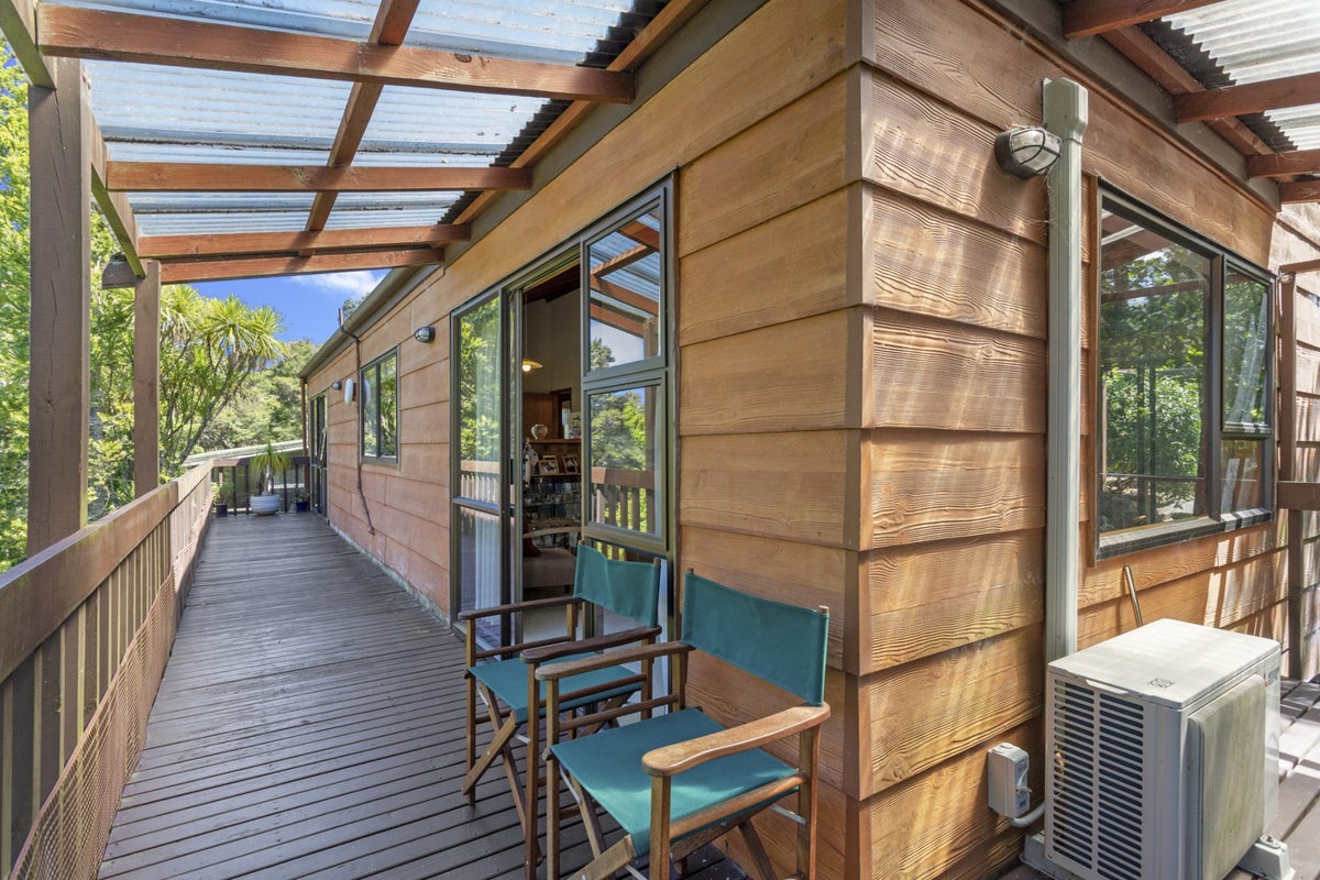 72 Shetland Street, Glen Eden, Auckland - Carousel 2