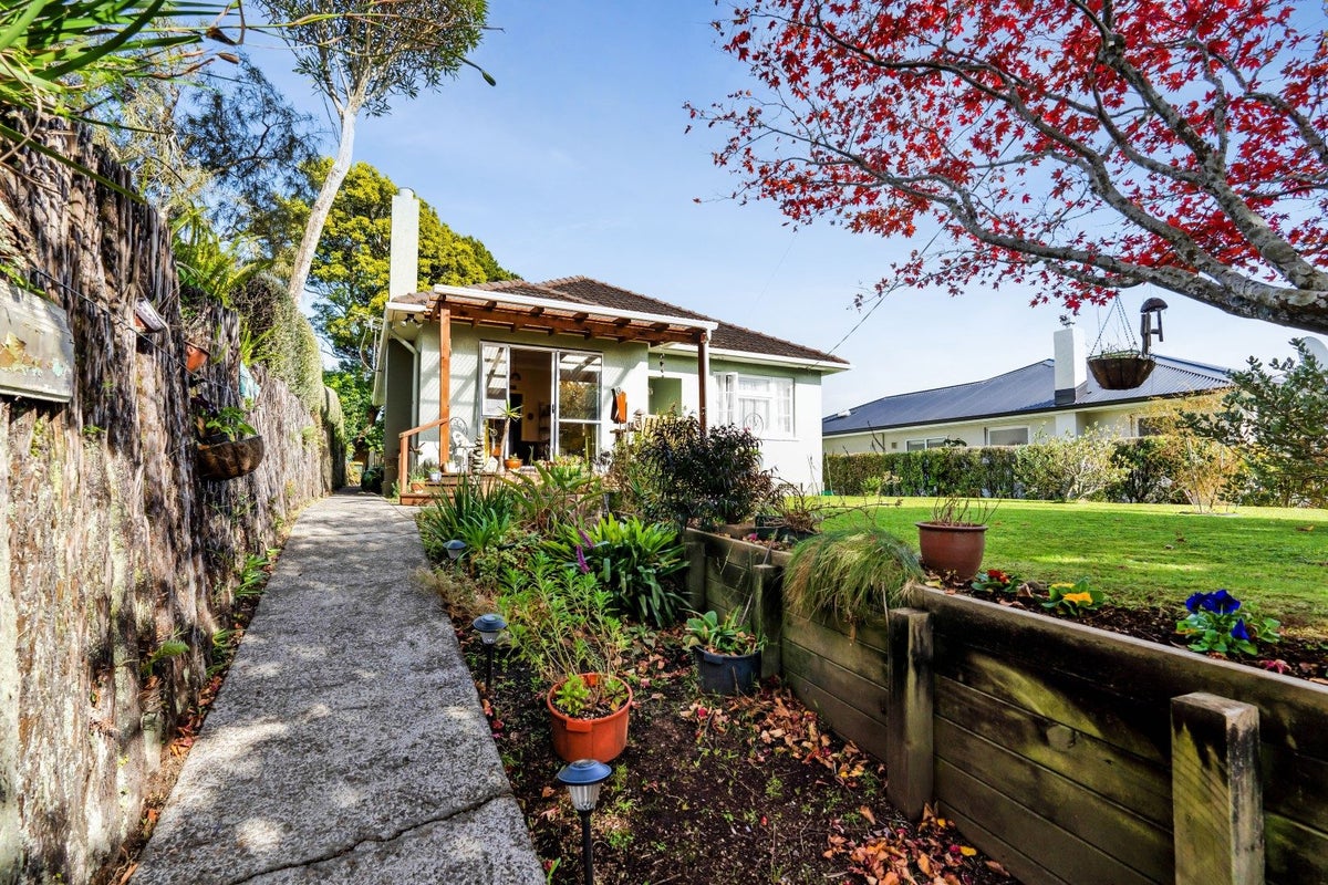 92 Mill Road, Lower Vogeltown, New Plymouth - Carousel 2