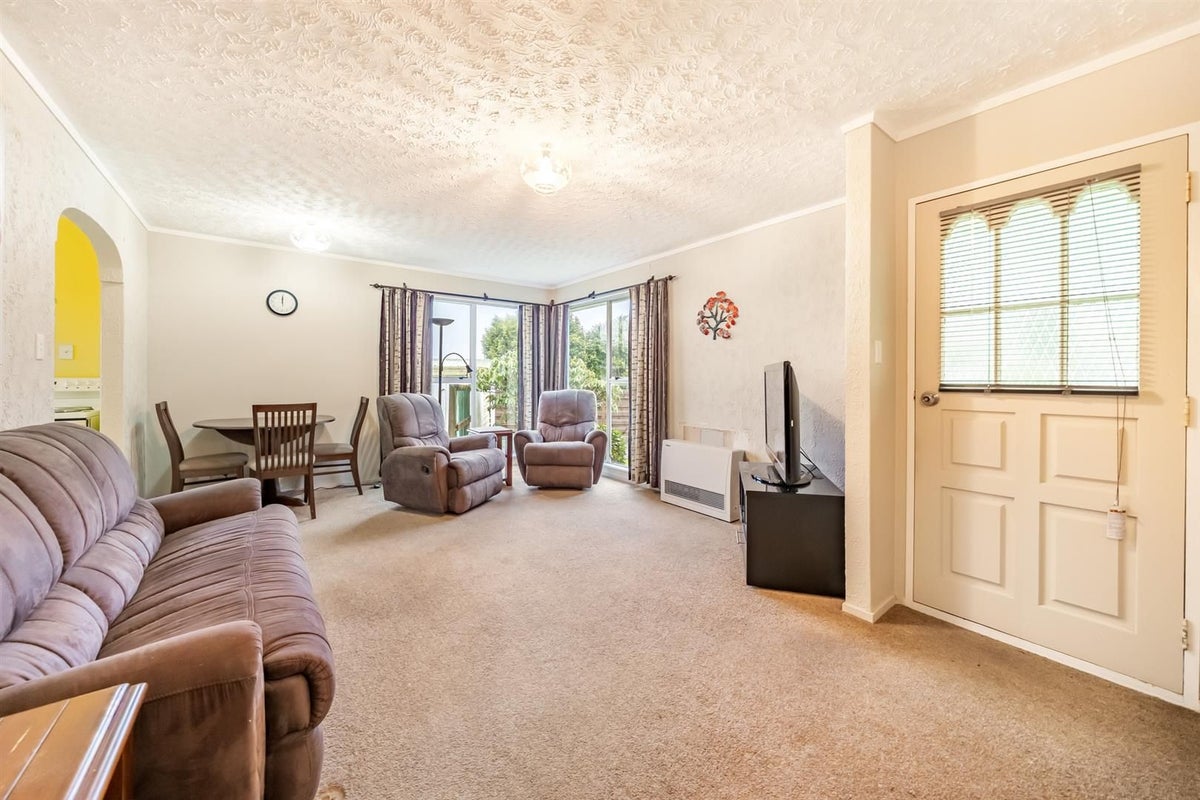 2/11 Topeka Grove, Totara Park, Upper Hutt - Carousel 2