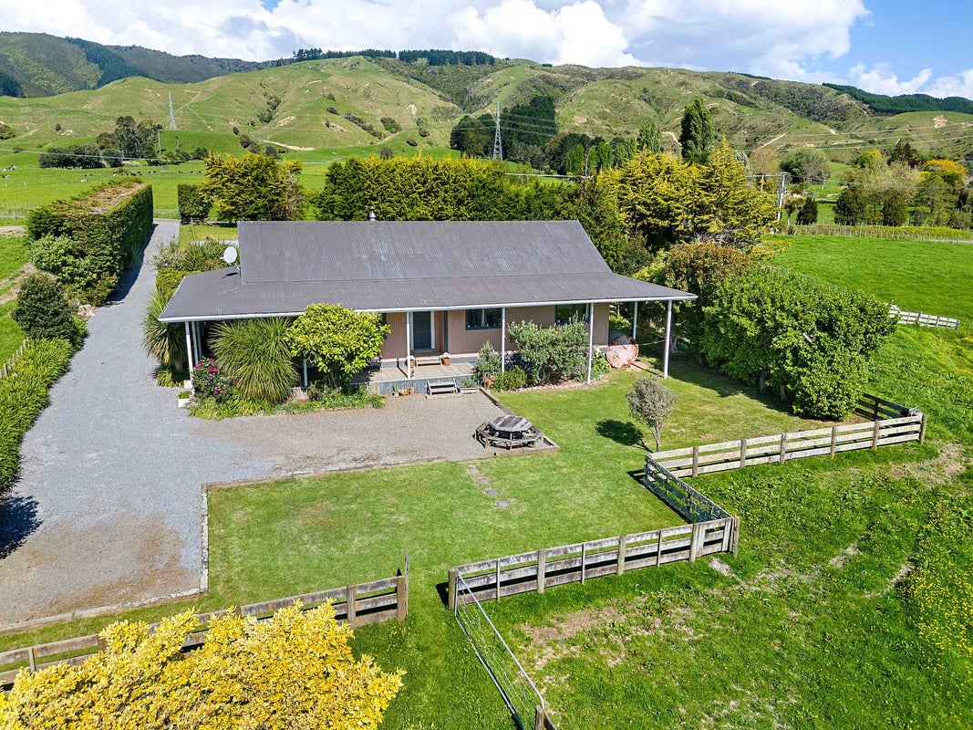 631 Waitohu Valley Road, Manakau, Otaki - Carousel 2