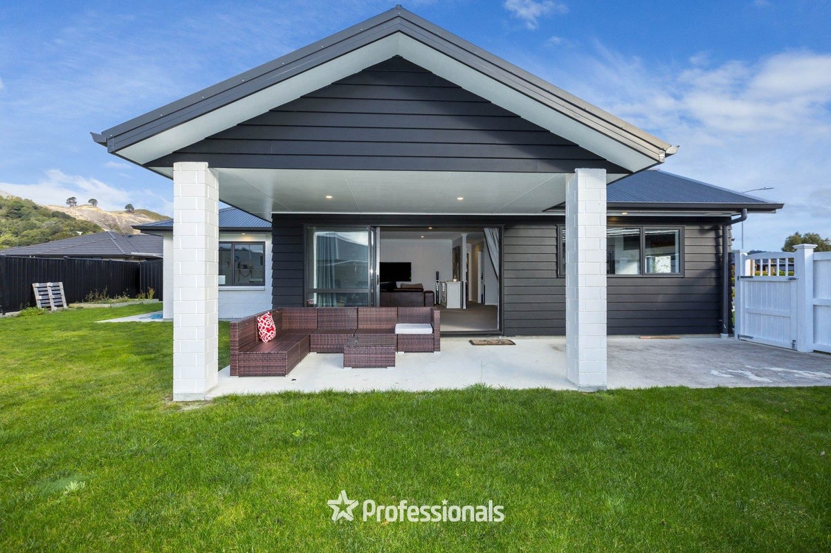 10 Kerrigan Crescent, Wallaceville, Upper Hutt - Carousel 21