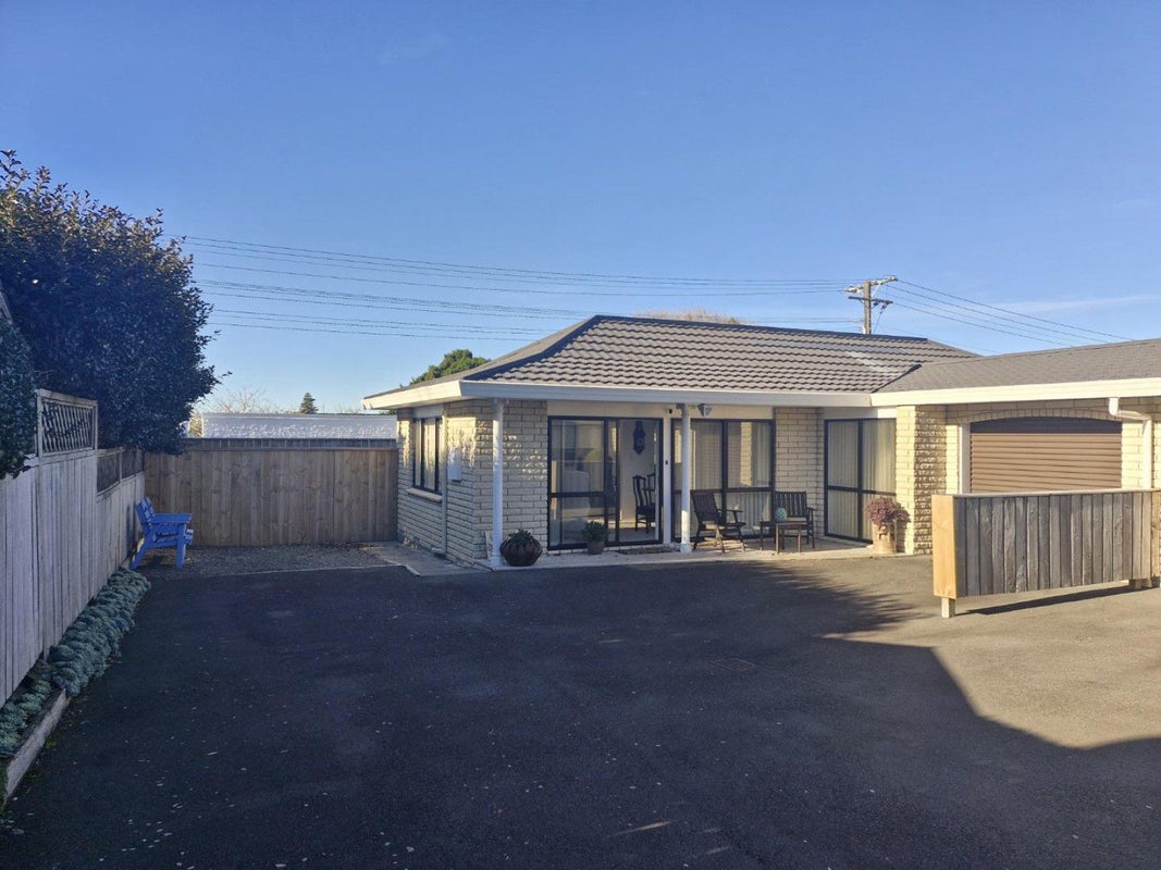 19 Paynters Avenue, Strandon, New Plymouth - Carousel 1