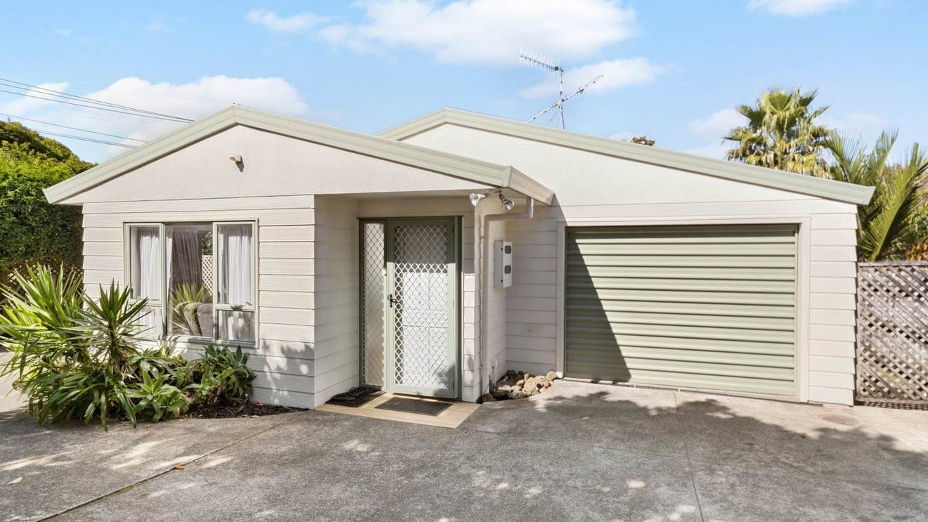 14A Waiohua Road, Greenlane, Auckland - Carousel 1