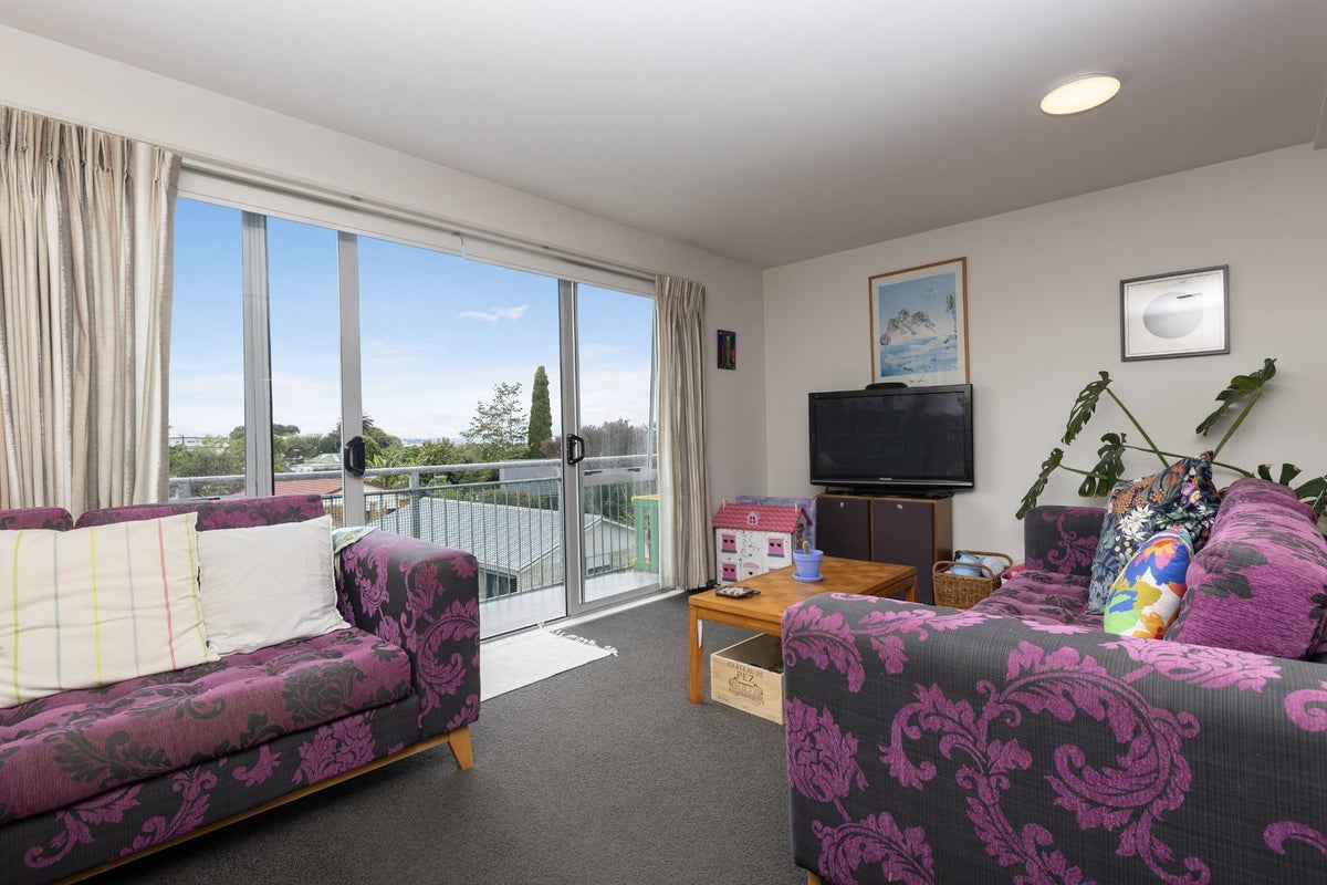 257/287 Onehunga Mall, Onehunga, Auckland - Carousel 1