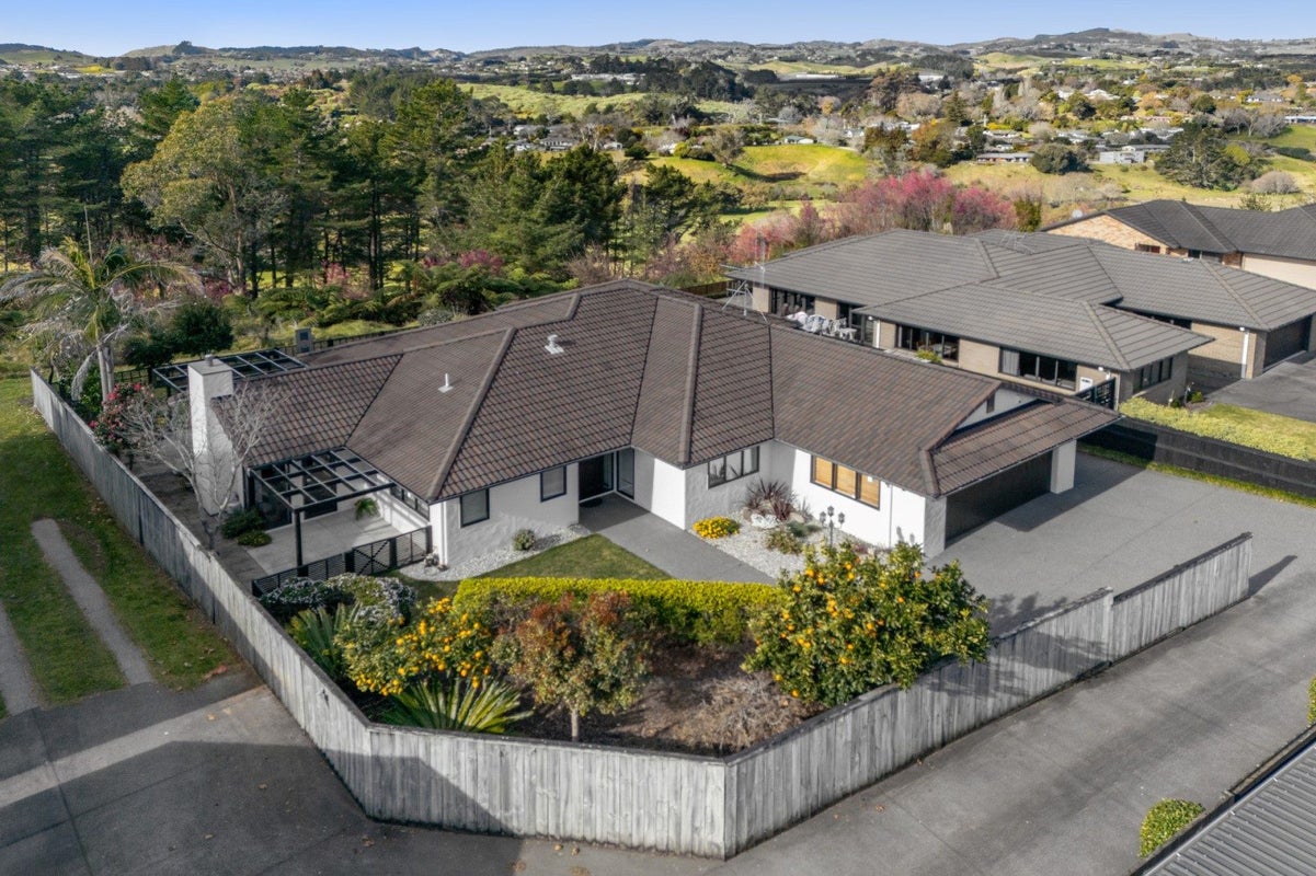 43 Bellbird Rise, Pyes Pa, Tauranga - Carousel 1