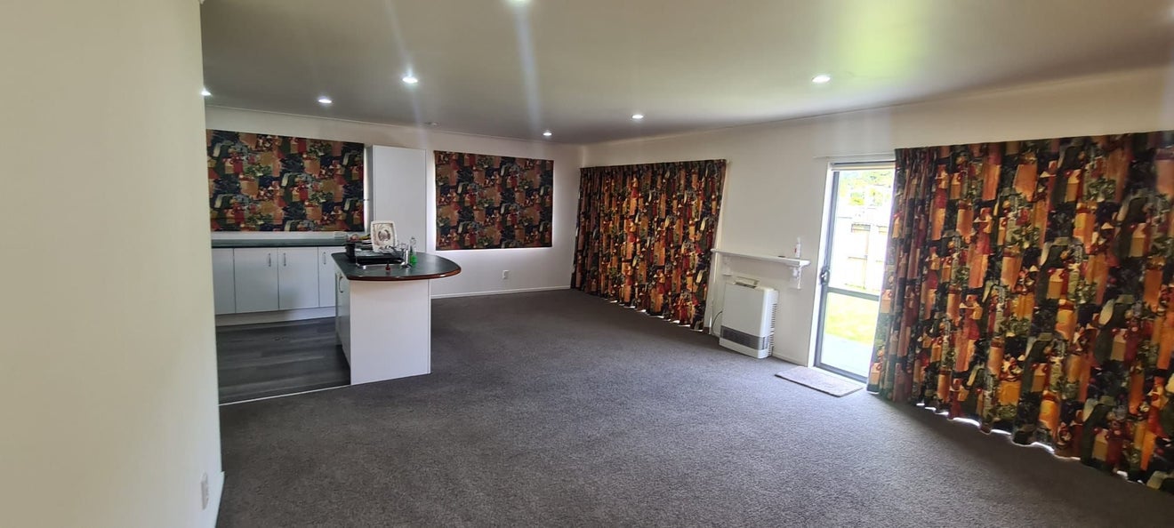 134 Stokes Valley Road, Stokes Valley, Lower Hutt - Carousel 2