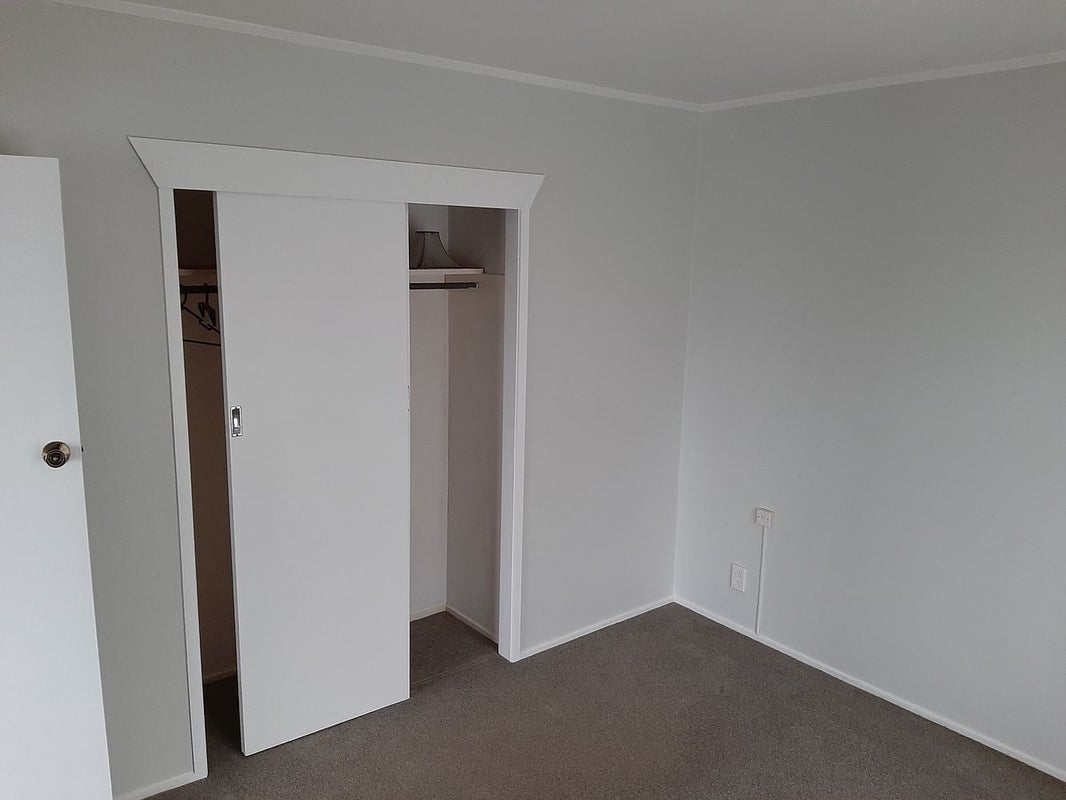1/3 Finn Place, Totara Vale, Auckland - Carousel 13