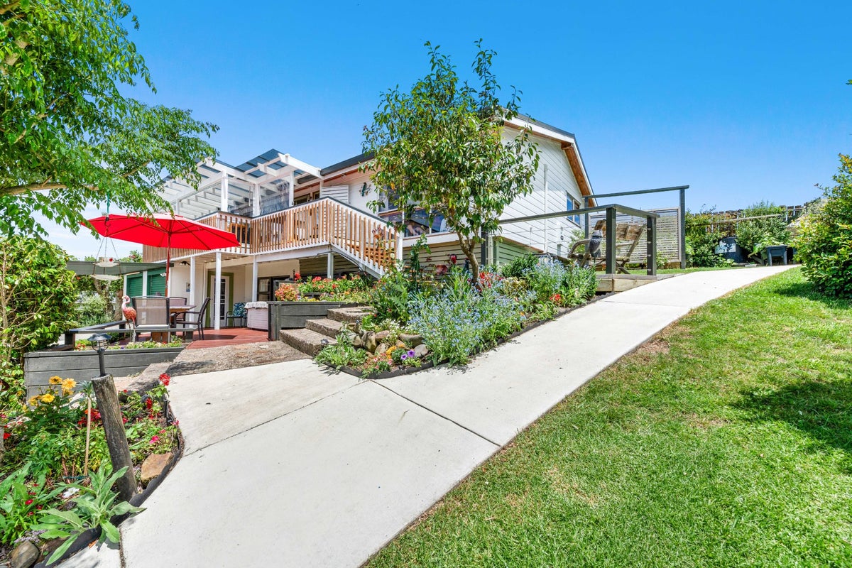32 Bays Road, Orere Point, Papakura - Carousel 2