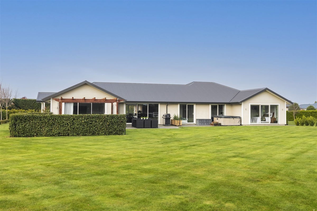 21 Leyland Crescent, Swannanoa, Kaiapoi - Carousel 1