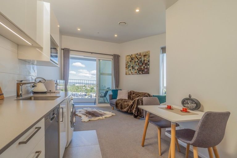 501/11 Akepiro Street, Kingsland, Auckland - Carousel 2