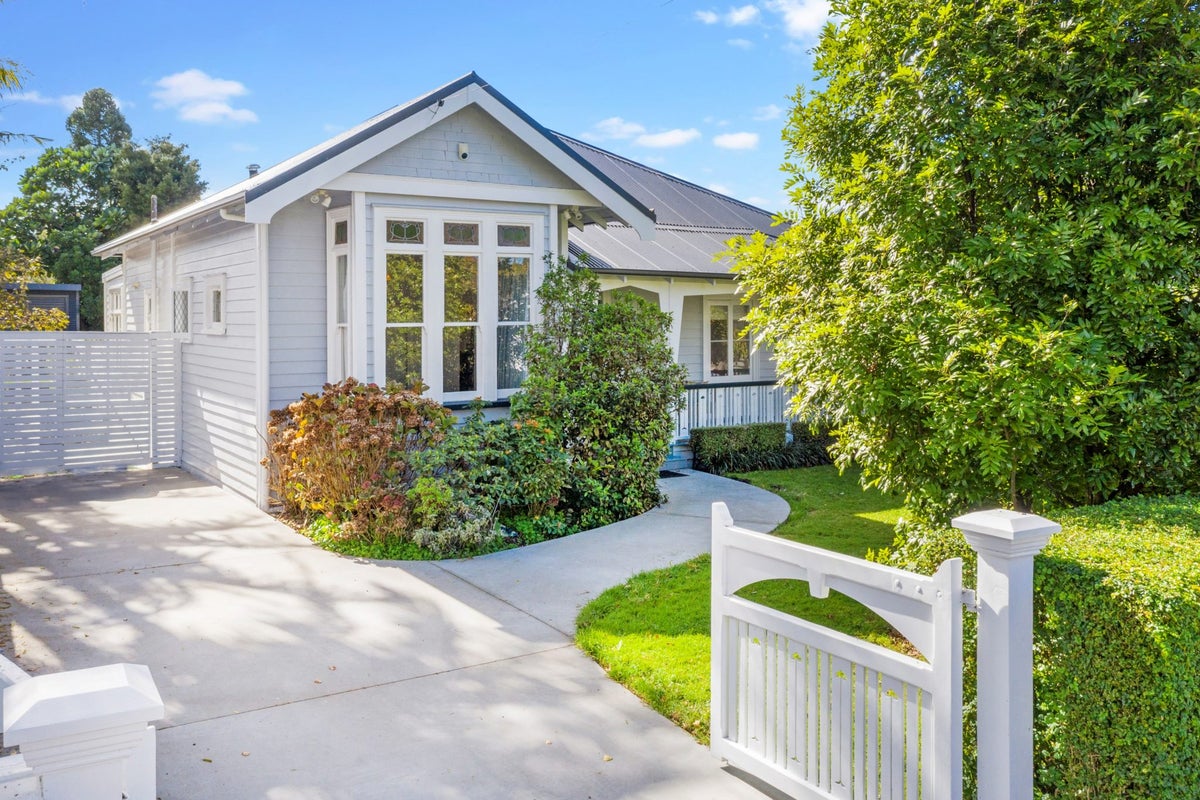 28 Rocklands Avenue, Mount Eden, Auckland - Carousel 1