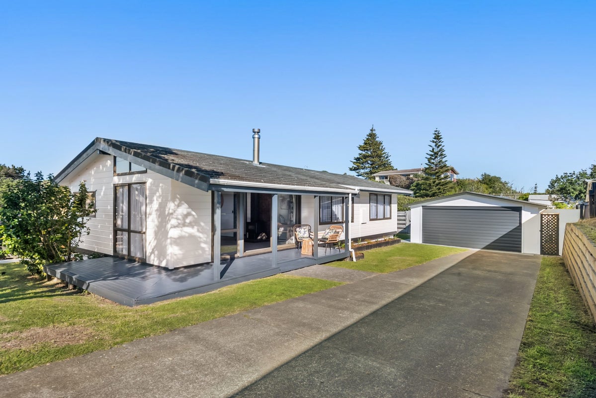 3 Tasman Road, Otaki Beach, Otaki - Carousel 2