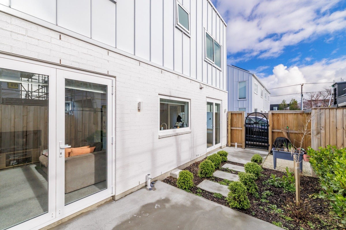 3/150 Hills Road, Edgeware, Christchurch - Carousel 2