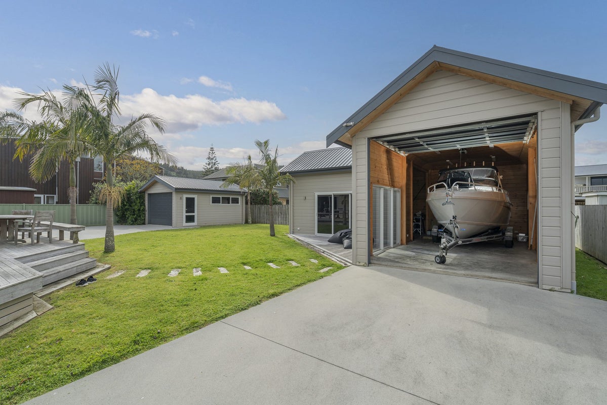102 Bond Road, Whangamata - Carousel 19