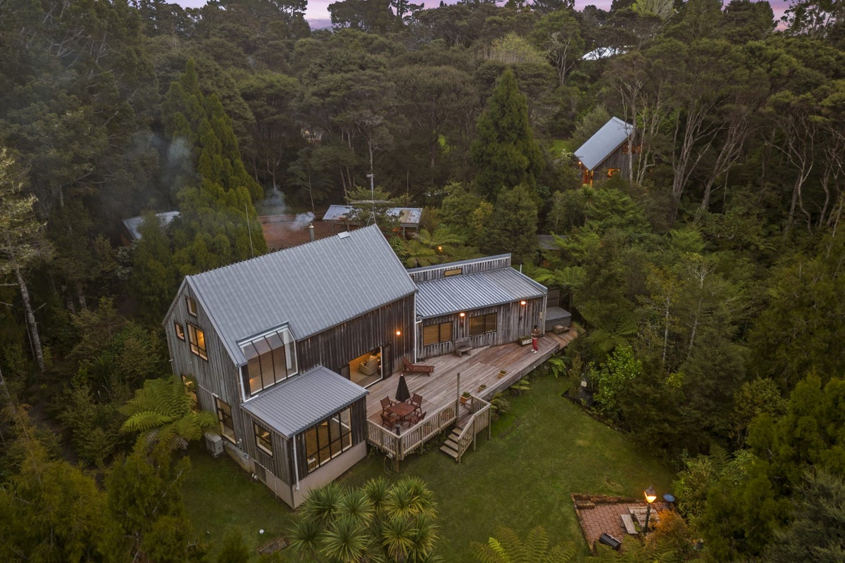 92 Carter Road, Oratia, Auckland - Carousel 1