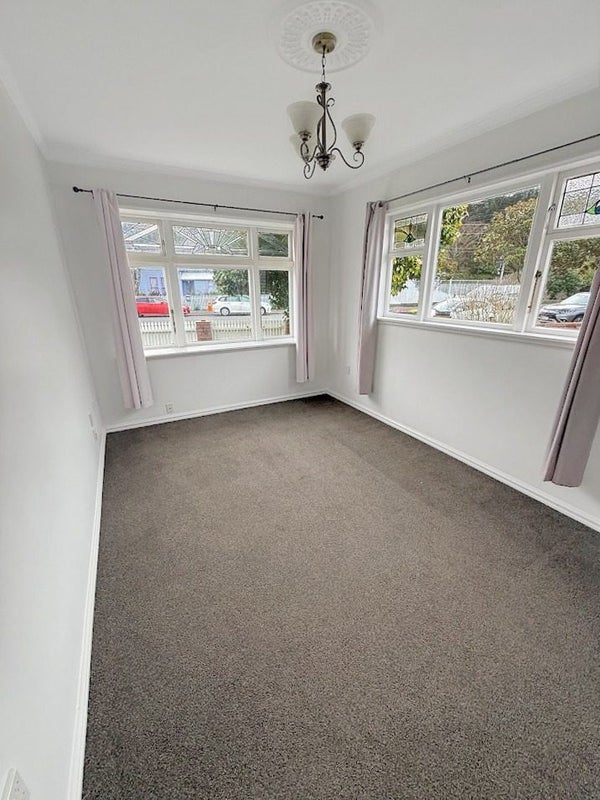 22 Riddlers Crescent, Petone, Lower Hutt - Carousel 2