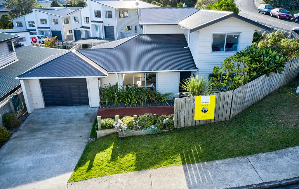 2 Cresswell Place, Johnsonville, Wellington - Carousel 2