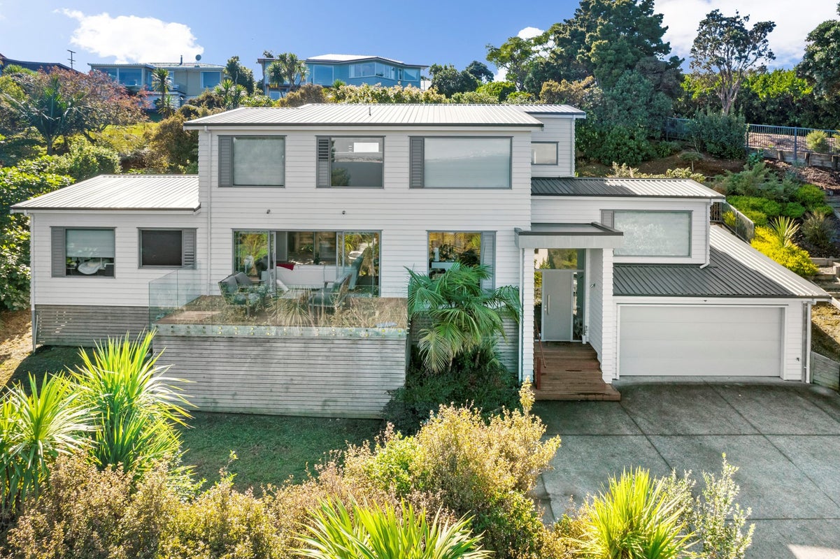 4 Beauvoir Avenue, Matakatia, Whangaparaoa - Carousel 2