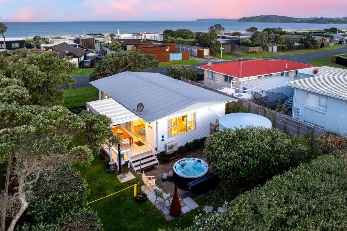3 The Southern Isle, Omaha, Rodney, Auckland - Carousel 1