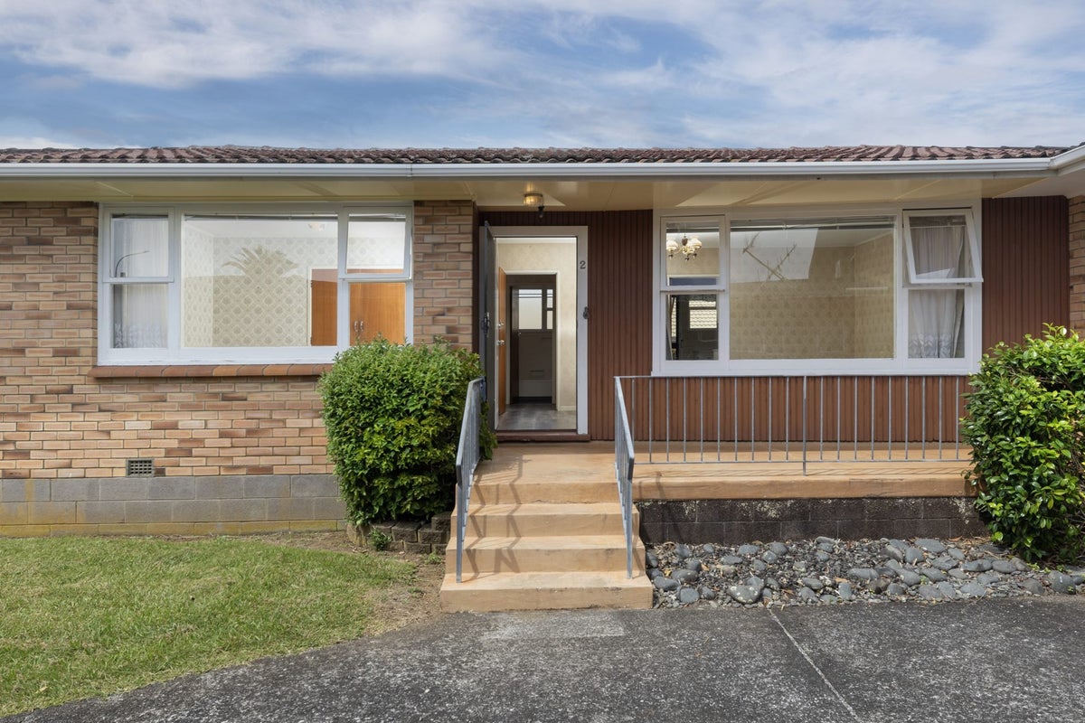 2/611 Manukau Road, Epsom, Auckland - Carousel 1