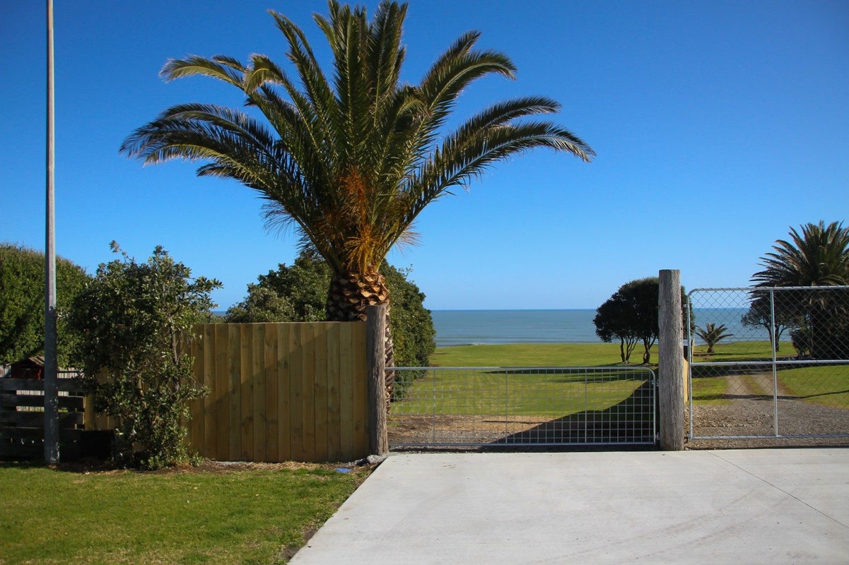 27 Longbeach Drive, Castlecliff, Whanganui - Carousel 2