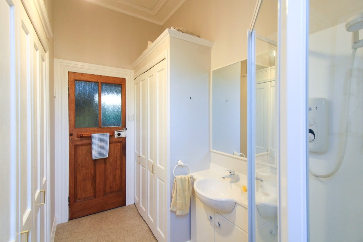 10 Mitchell Street, Brooklyn, Wellington - Carousel 17