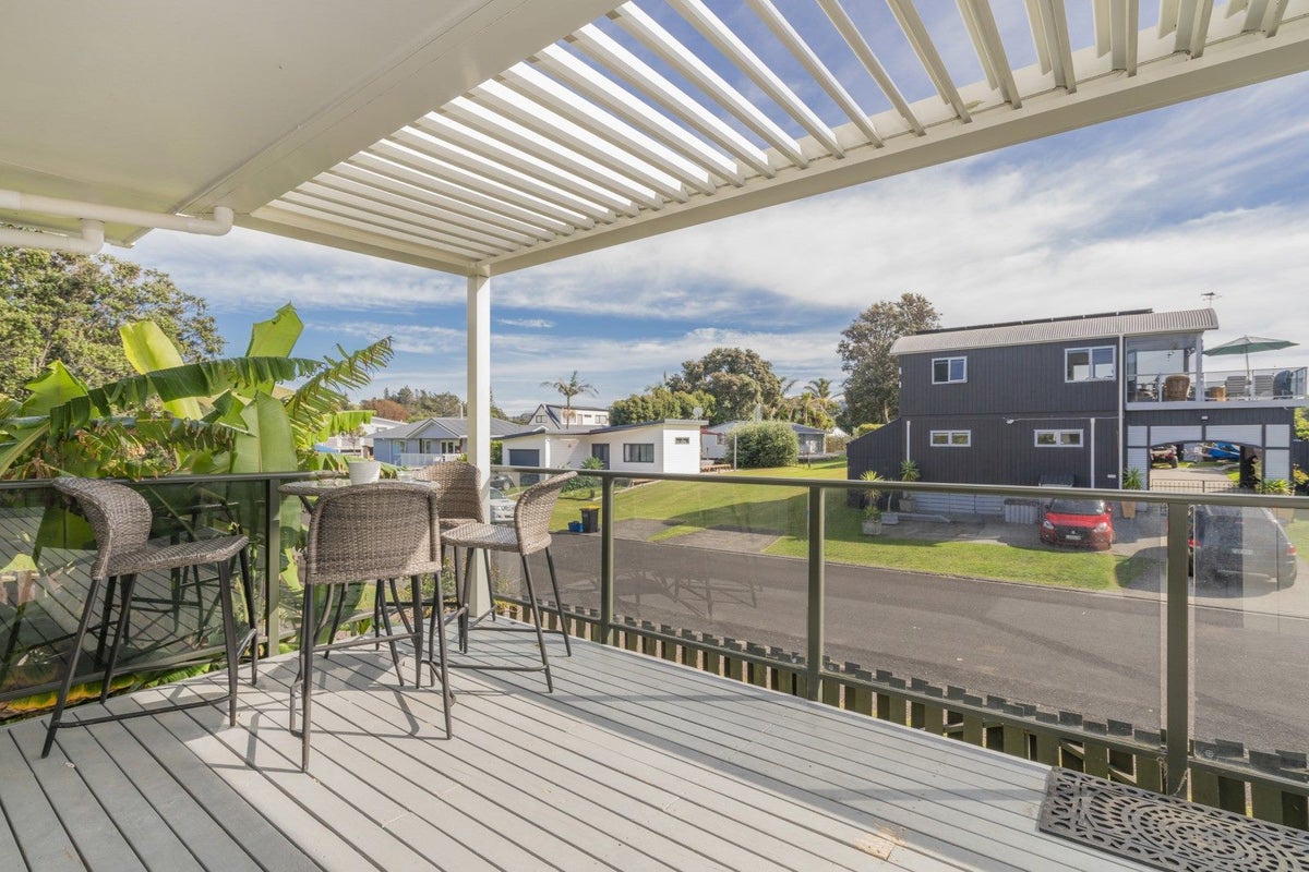 4A Moray Place, Whiritoa, Waihi - Carousel 1