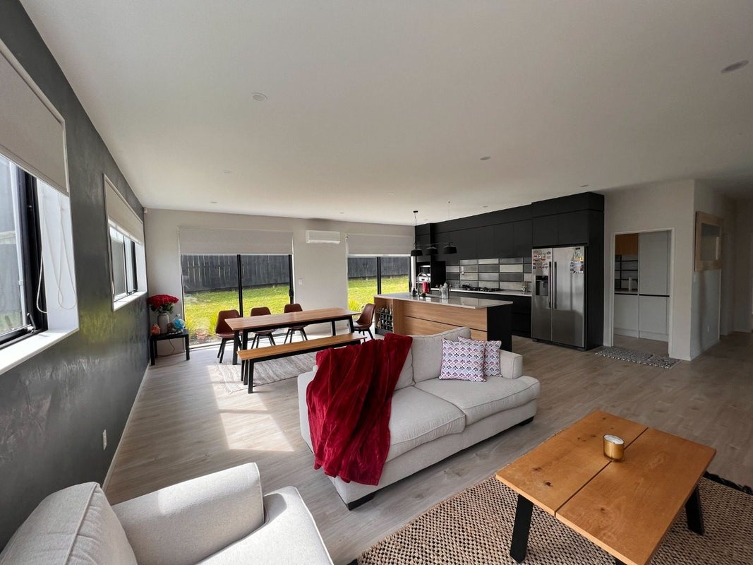 8 Celestial Crescent, Orewa, Orewa - Carousel 2