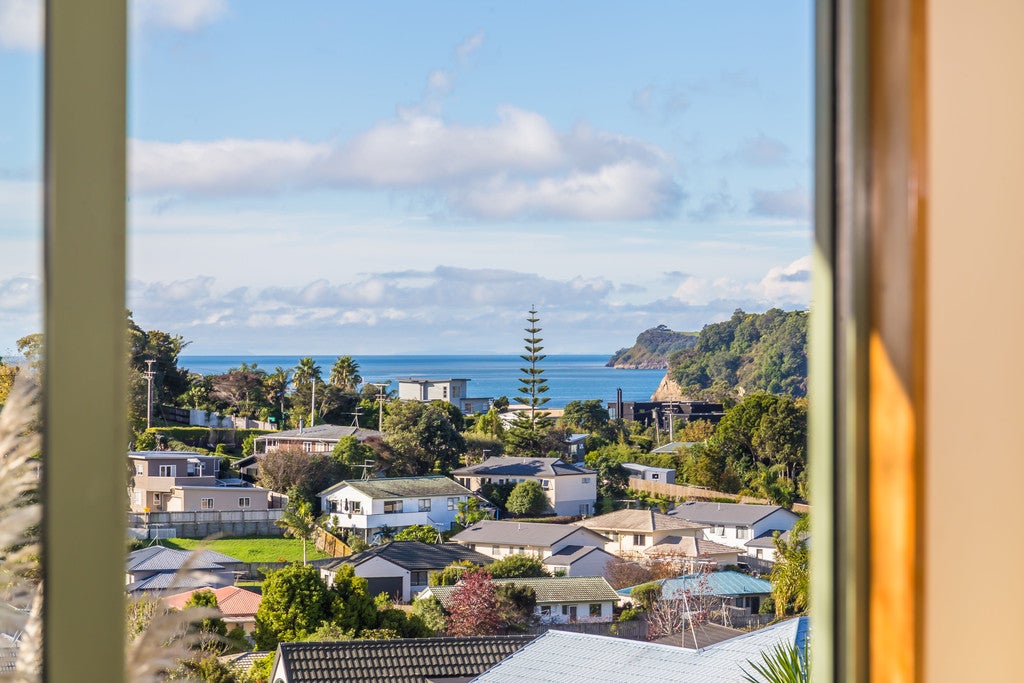 5 Charlotte Street, Stanmore Bay, Whangaparaoa - Carousel 2
