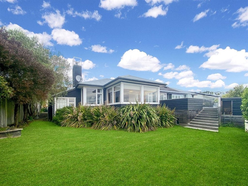223C Mount Pleasant Road, Mount Pleasant, Christchurch - Carousel 1