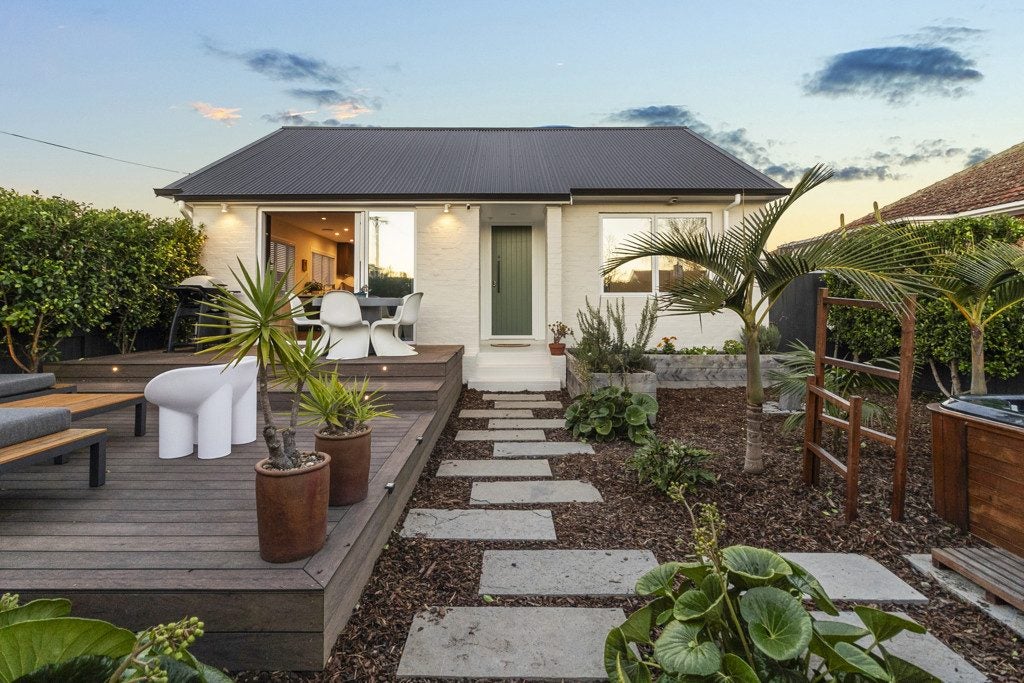 4A Radnor RD, Mount Roskill, Auckland - Carousel 2