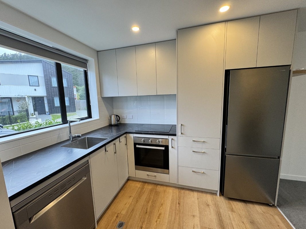 72 Ara Paiwhenua, Tawa, Wellington - Carousel 2