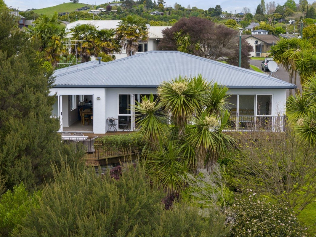 22 Vanderbilt Place, Welcome Bay, Tauranga - Carousel 2