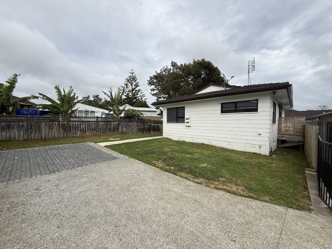 131 Finlayson Avenue, Clendon Park, Auckland - Carousel 1