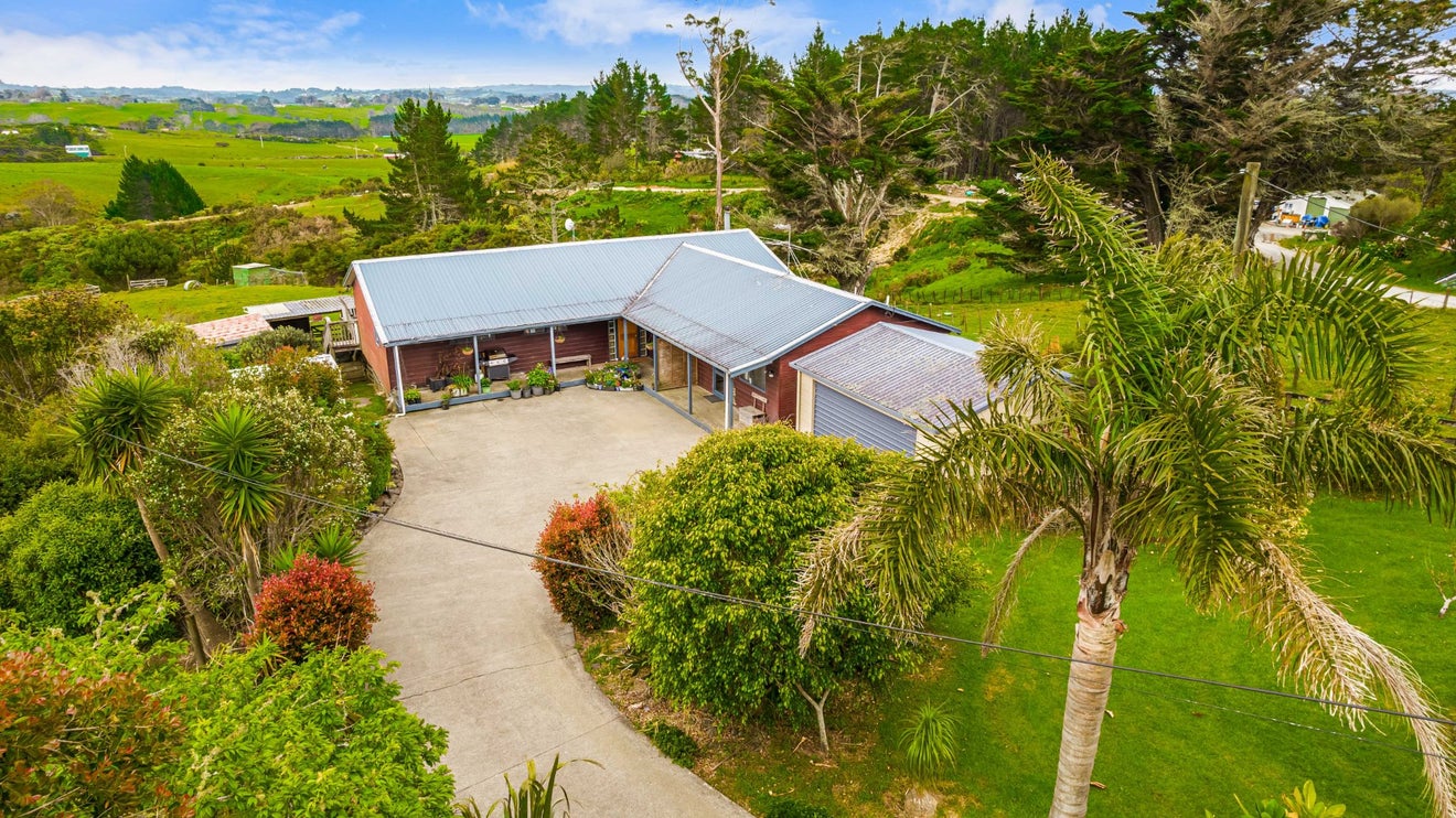 54 Sunnyvale Road, Massey, Auckland - Carousel 1