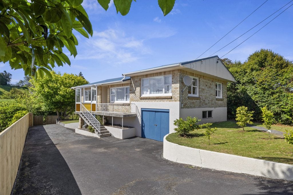 21 Junction Street, Welbourn, New Plymouth - Carousel 1