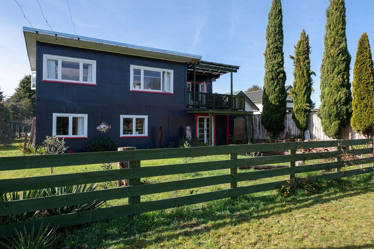 8 Mohio Street, KAKAHI, OWHANGO - Carousel 1