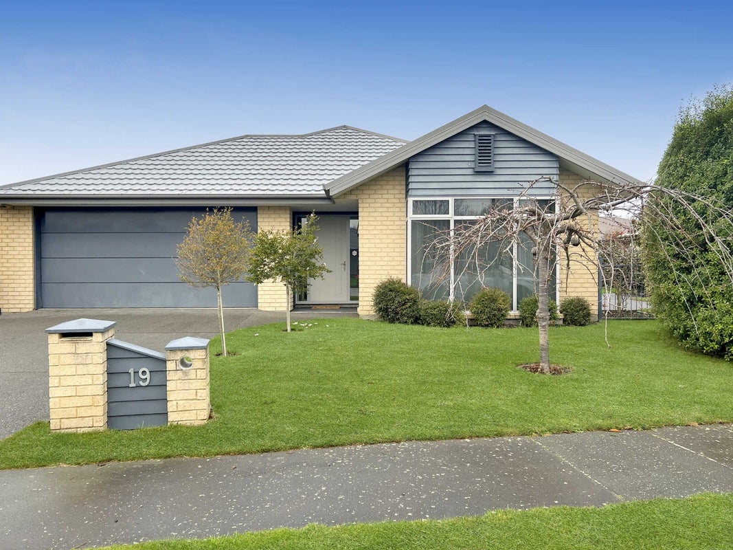 19 Birchgrove Gardens, Mairehau, Christchurch - Carousel 1
