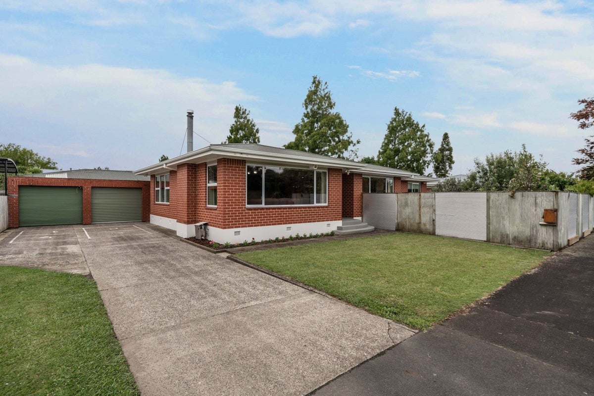 7 Garrick Place, Beerescourt, Hamilton - Carousel 1