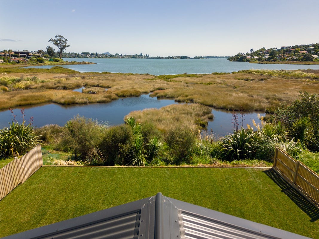 37 Hinaki Street, Poike, Tauranga - Carousel 1