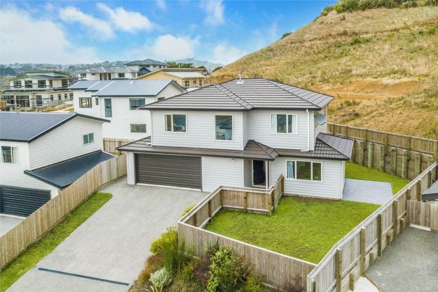 3 Gatley Grove, Churton Park, Wellington - Carousel 1