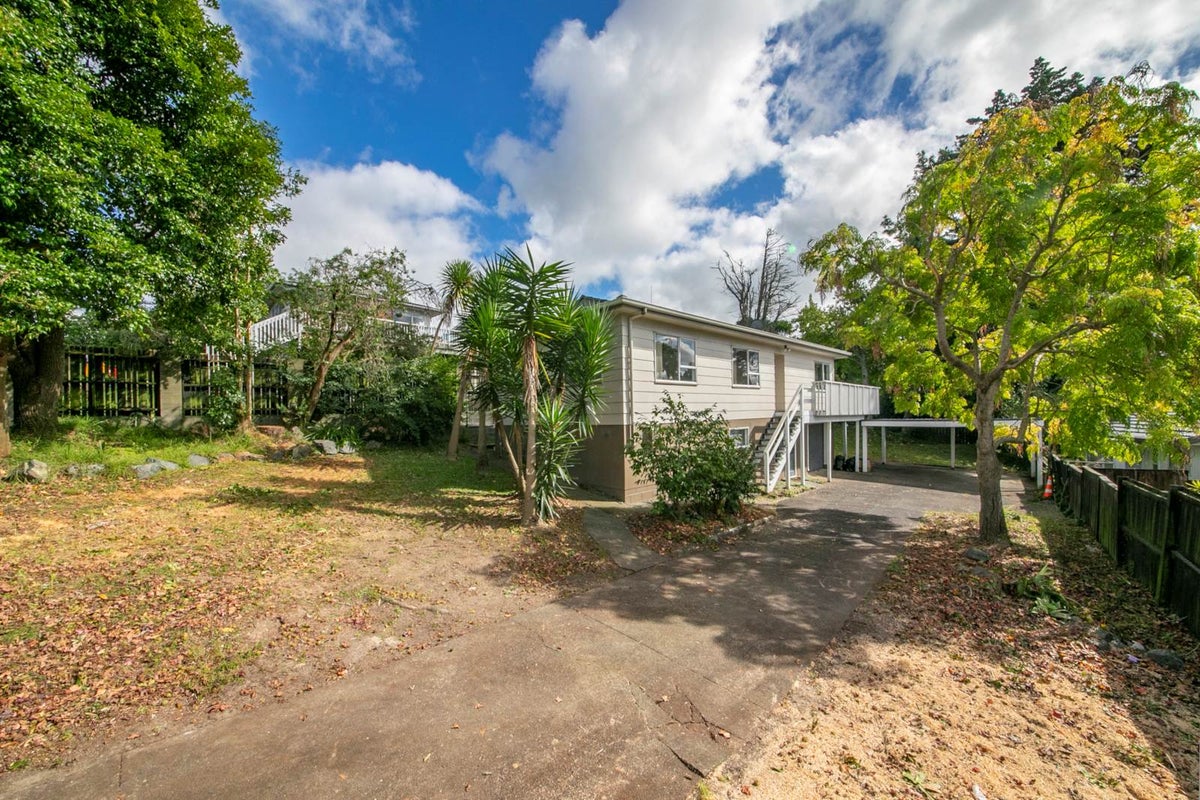 65 Zita Maria Drive, Massey, Auckland - Carousel 1