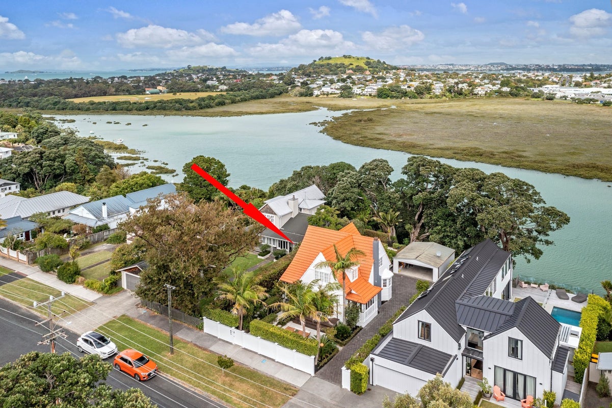 71 Ngataringa Road, Devonport, Auckland - Carousel 2