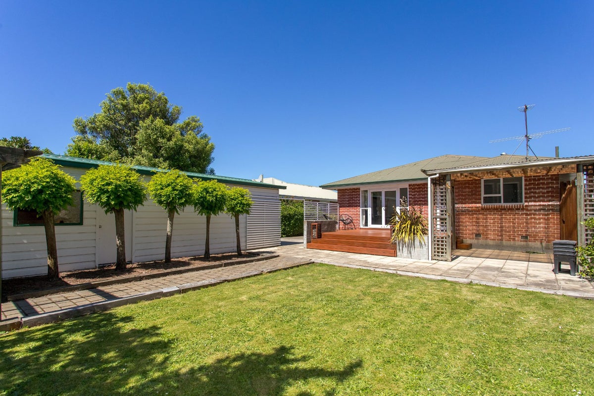 47 Evesham Crescent, Spreydon, Christchurch - Carousel 1