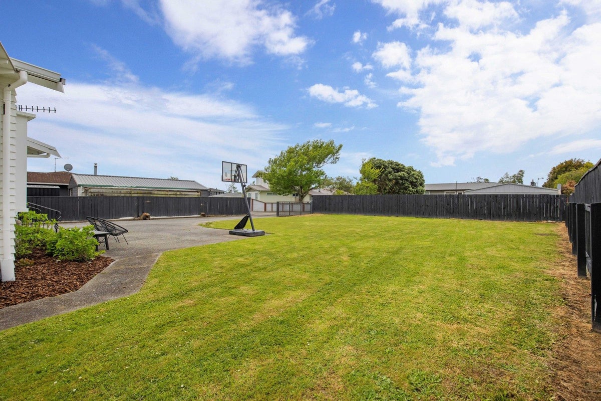 2 Alma Place, Milson, Palmerston North - Carousel 38