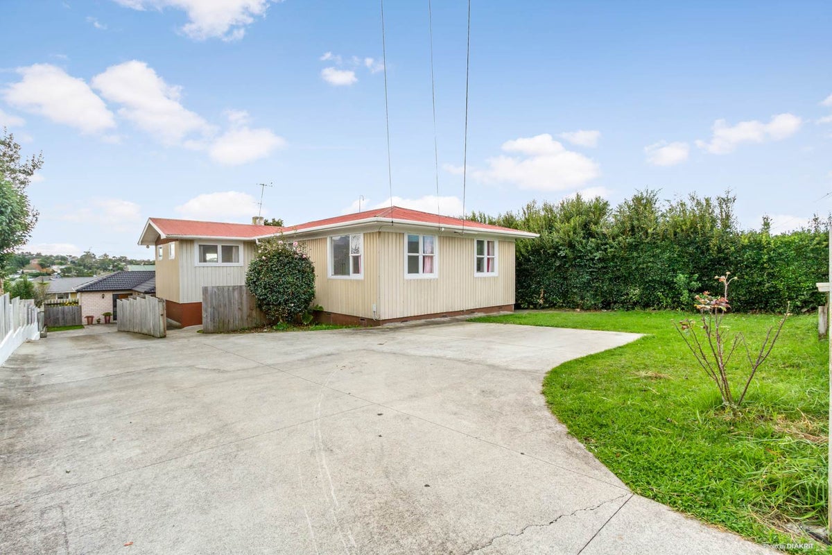 49 Farquhar Road, Glendene, Auckland - Carousel 1