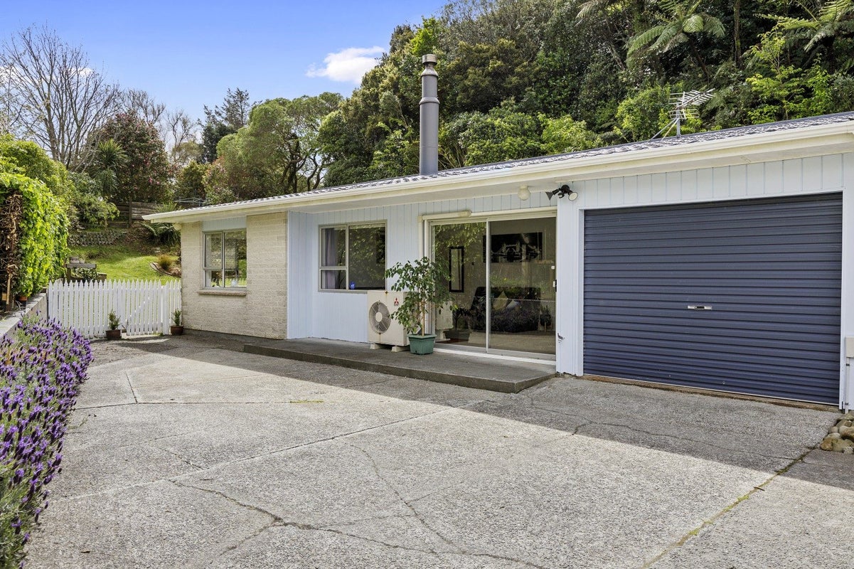 53A Cedar Street, Maungaraki, Lower Hutt - Carousel 1
